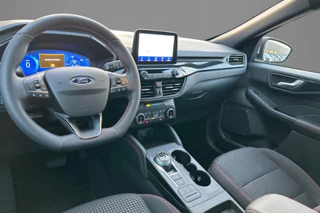 Ford Kuga (2022) thumbnail 3