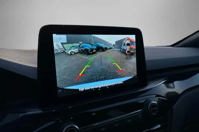 Ford Kuga (2022) thumbnail 7