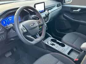Ford Kuga (2022) thumbnail 9