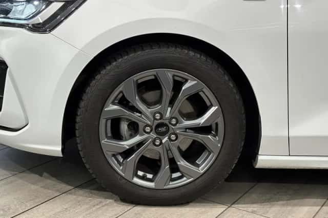Ford Focus (2024) thumbnail 5