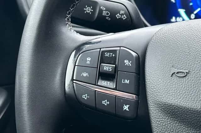 Ford Kuga (2022) thumbnail 18