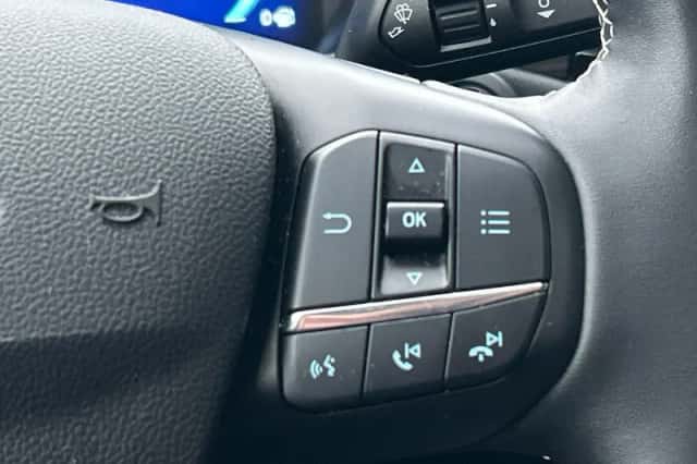 Ford Kuga (2022) thumbnail 19