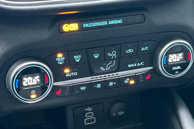 Ford Kuga (2022) thumbnail 8