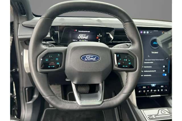 Ford Explorer (2024) thumbnail 11