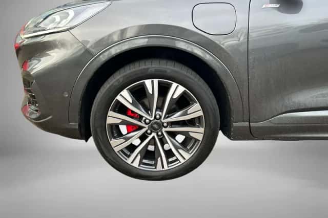 Ford Kuga (2022) thumbnail 4