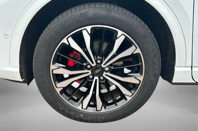 Ford Kuga (2022) thumbnail 4