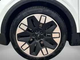 Ford Explorer (2025) thumbnail 5