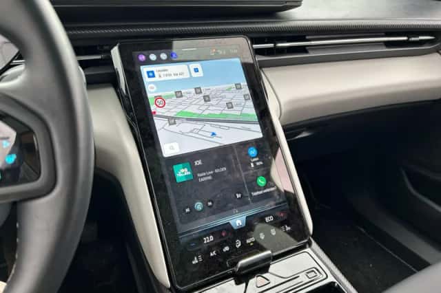 Ford Explorer (2025) thumbnail 10