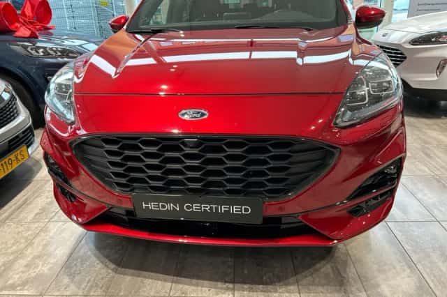 Ford Kuga (2023) thumbnail 5