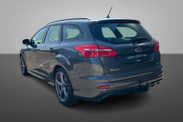 Ford Focus (2018) thumbnail 2