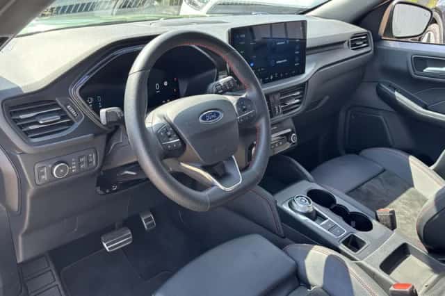 Ford Kuga (2024) thumbnail 3
