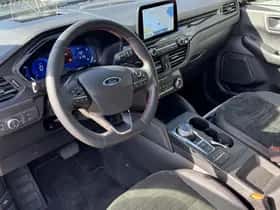Ford Kuga (2023) thumbnail 11