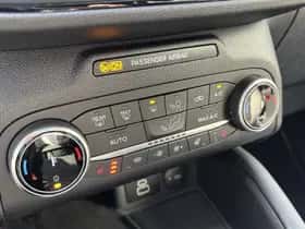 Ford Kuga (2023) thumbnail 15