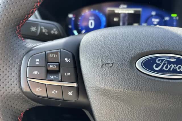 Ford Kuga (2023) thumbnail 17