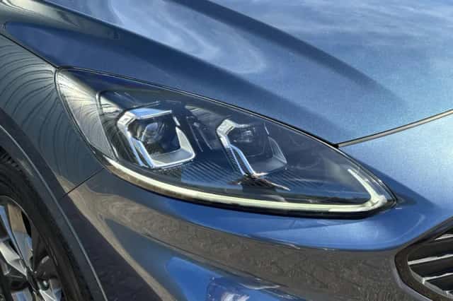 Ford Kuga (2023) thumbnail 3