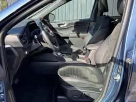 Ford Kuga (2023) thumbnail 6