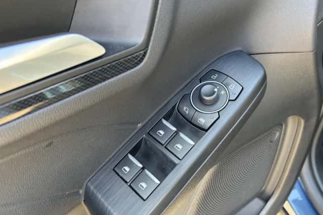 Ford Kuga (2023) thumbnail 8