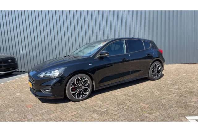 Ford Focus (2018) thumbnail 2