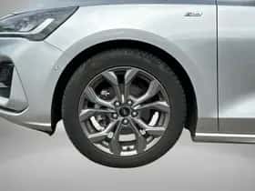 Ford Focus (2024) thumbnail 5