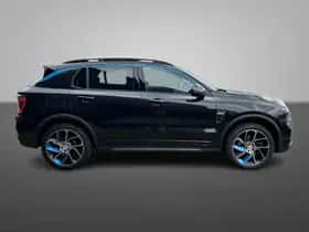 Lynk & Co 01 (2023) thumbnail 2
