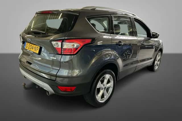 Ford Kuga (2019) thumbnail 2
