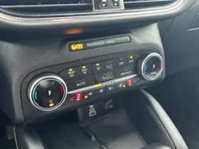Ford Kuga (2023) thumbnail 9