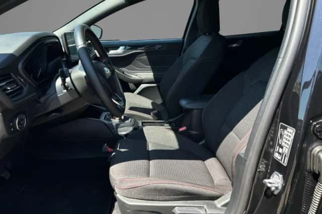Ford Focus (2025) thumbnail 5