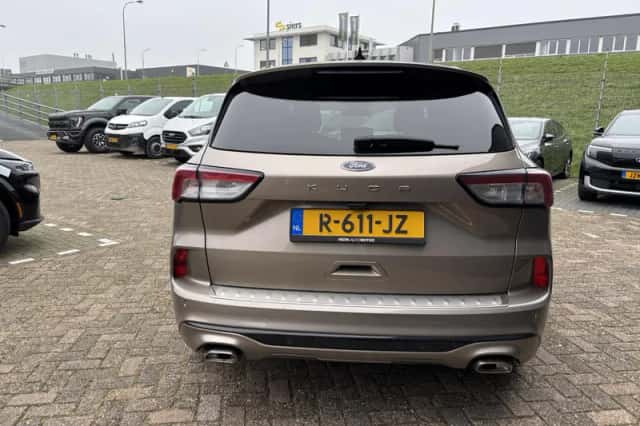 Ford Kuga (2020) thumbnail 5