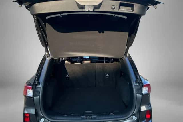 Ford Kuga (2023) thumbnail 11
