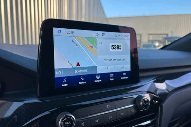 Ford Kuga (2023) thumbnail 12
