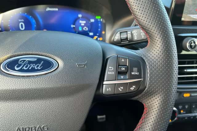 Ford Kuga (2023) thumbnail 17