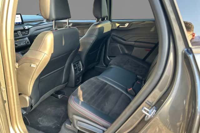 Ford Kuga (2023) thumbnail 5