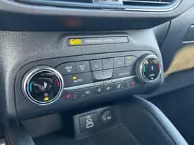Ford Kuga (2023) thumbnail 6
