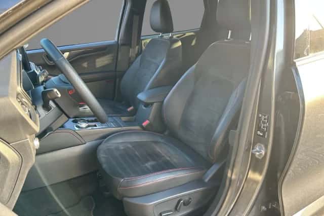 Ford Kuga (2023) thumbnail 7