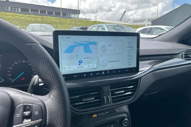 Ford Focus (2025) thumbnail 8