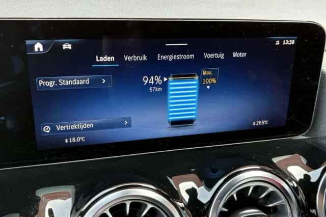 Mercedes-Benz GLA (2023) thumbnail 17