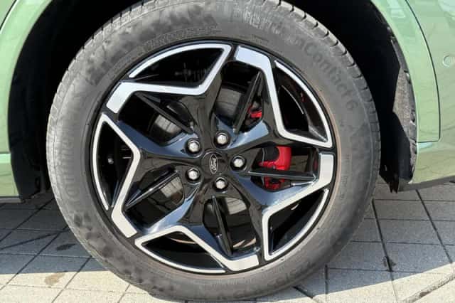 Ford Kuga (2024) thumbnail 5