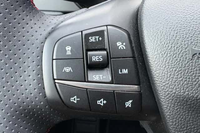 Ford Kuga (2022) thumbnail 15