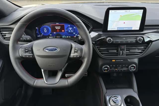 Ford Kuga (2022) thumbnail 3