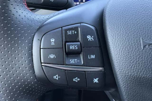 Ford Kuga (2022) thumbnail 15