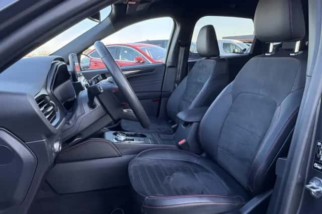 Ford Kuga (2022) thumbnail 17