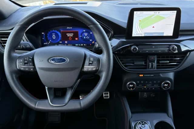 Ford Kuga (2022) thumbnail 3