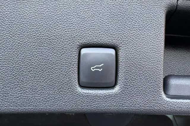 Ford Kuga (2022) thumbnail 21