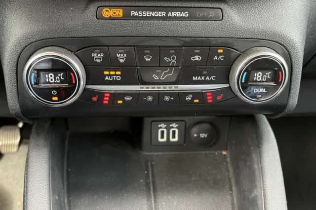 Ford Kuga (2022) thumbnail 12