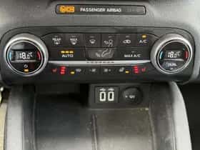 Ford Kuga (2022) thumbnail 12