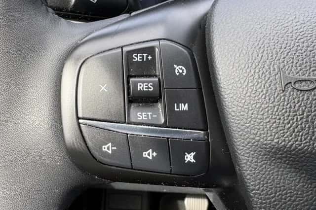 Ford Kuga (2022) thumbnail 14