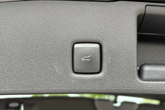 Ford Kuga (2022) thumbnail 19