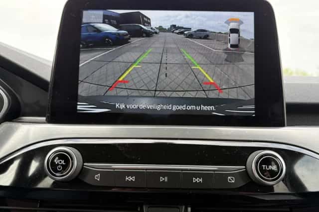 Ford Kuga (2022) thumbnail 10