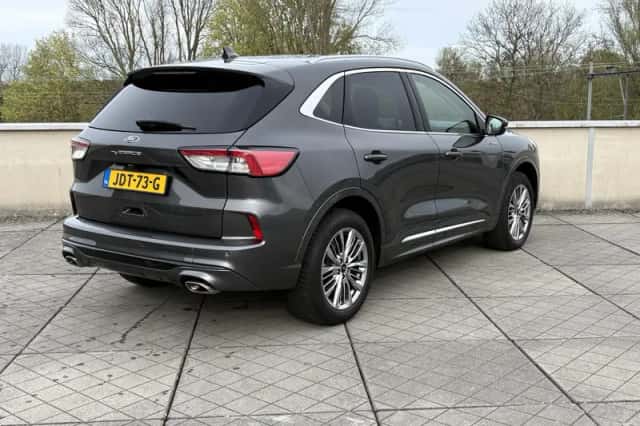Ford Kuga (2023) thumbnail 2