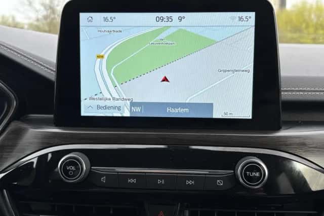 Ford Kuga (2023) thumbnail 11